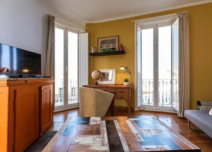 Family Near Metro Sleeps 8 * Lisbon