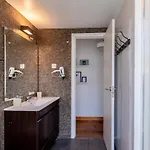 Апартаменты Family Near Metro Sleeps 8