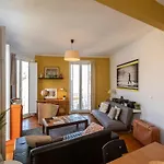 Apartman Family Near Metro Sleeps 8 *