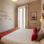 Family Near Metro Sleeps 8 Апартаменты Лиссабон