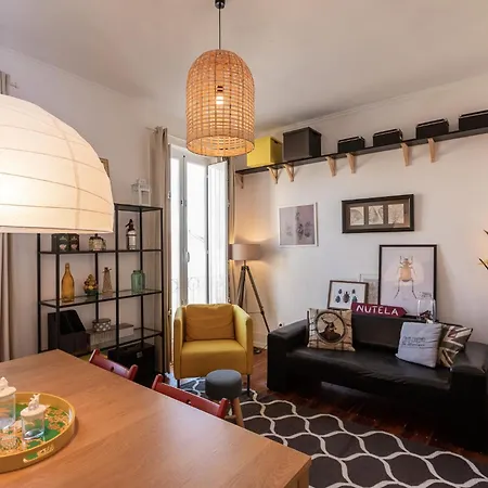 Family Near Metro Sleeps 8 Appartamento *