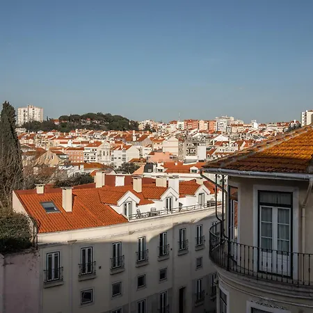 Family Near Metro Sleeps 8 Lisbona