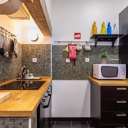 Family Near Metro Sleeps 8 Appartamento Lisbona