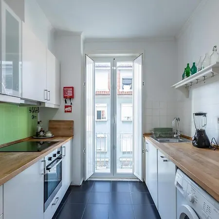 아파트 Family Near Metro Sleeps 8
