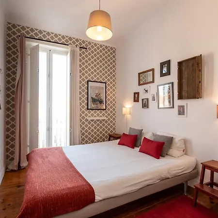 아파트 Family Near Metro Sleeps 8