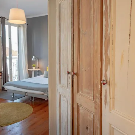 Apartamento Family Near Metro Sleeps 8 *