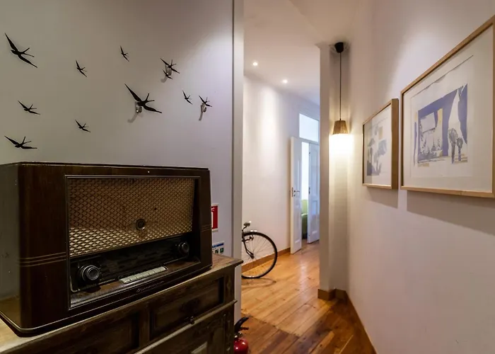 Family Near Metro Sleeps 8 Appartamento *