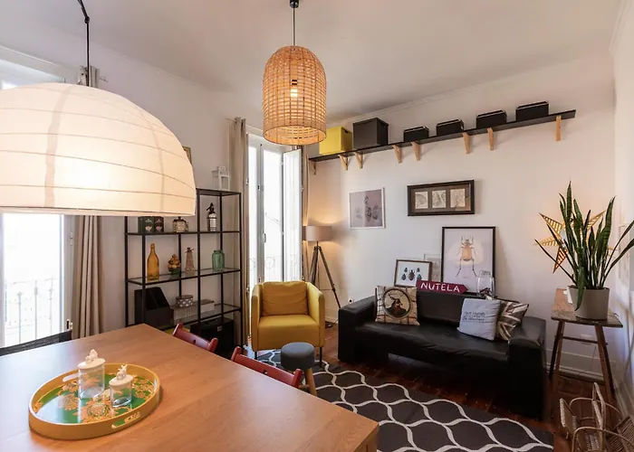 Family Near Metro Sleeps 8 Appartamento *