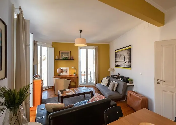 Apartamento Family Near Metro Sleeps 8 *