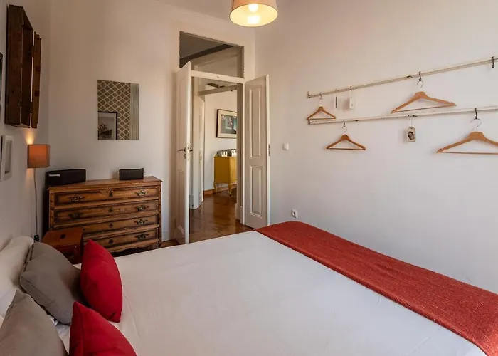 Apartamento Family Near Metro Sleeps 8