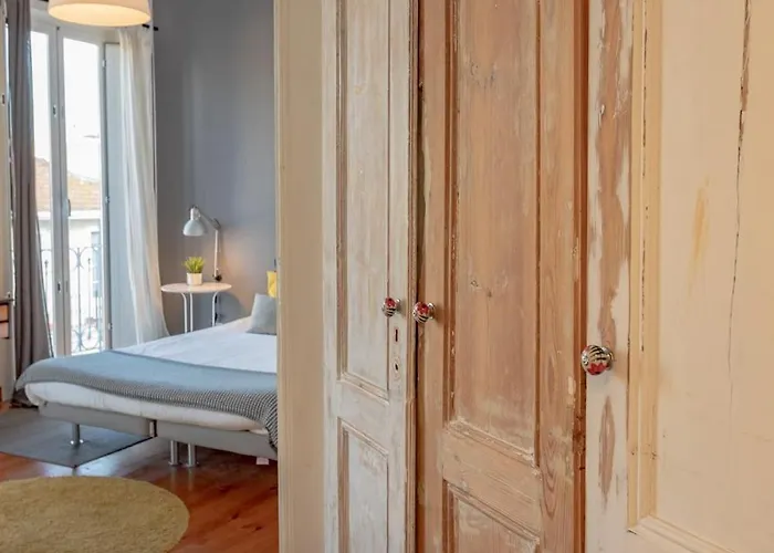 Apartamento Family Near Metro Sleeps 8 *