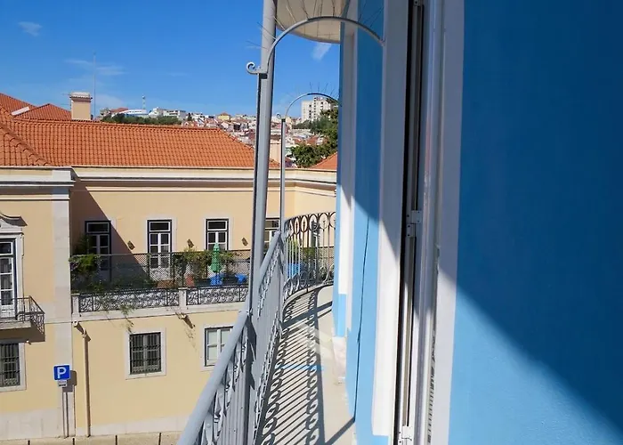 Family Near Metro Sleeps 8 * Lisbona