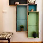 Family Near Metro Sleeps 8 Appartement